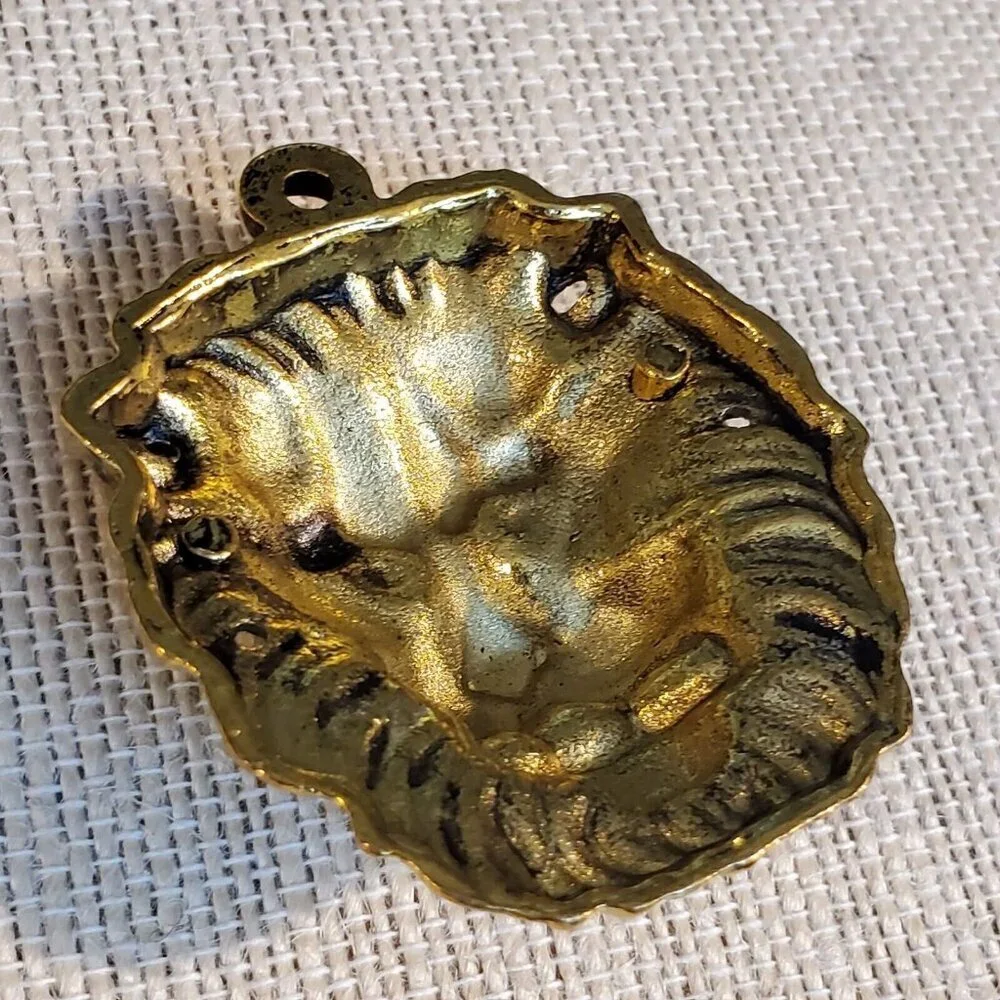 New Vintage 90s Roaring Lion 55x45mm Antique Gold Alloy Metal Statement Pendant